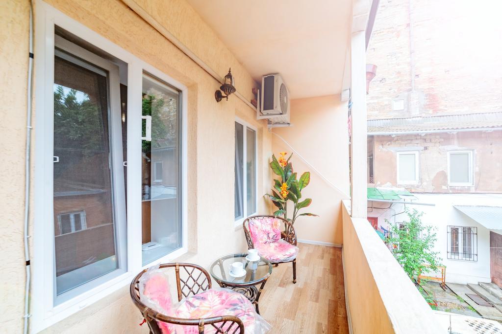 Ferienwohnung Studio On Rishelyevskaya Odessa Exterior foto